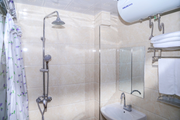 Bathroom, Ming Chang Hotel, Dalian