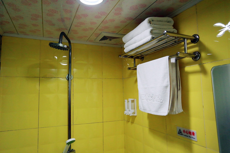 Bathroom, Lin'otel QianMen Branch, Beijing