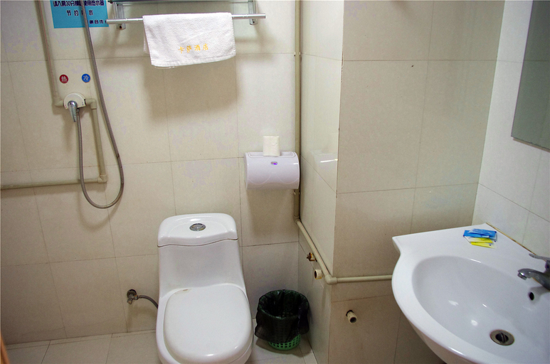 Bathroom 5, Kasa Express Hotel, Zhengzhou