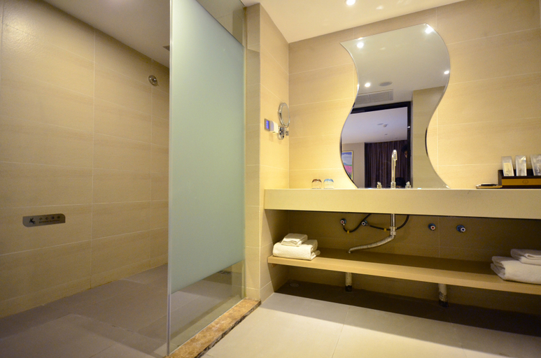 Bathroom, Lavande Hotel (Street Mouth Polytechnic University Store), Wuhan