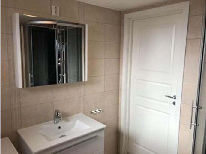 Bathroom 2, Notodden Sentrum Apartment NO 3, Notodden