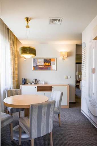 Others 5, Hotel Rogge, Resita