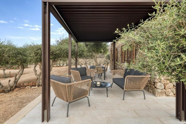 Outdoor dining, Villa Carrubbu, Trapani