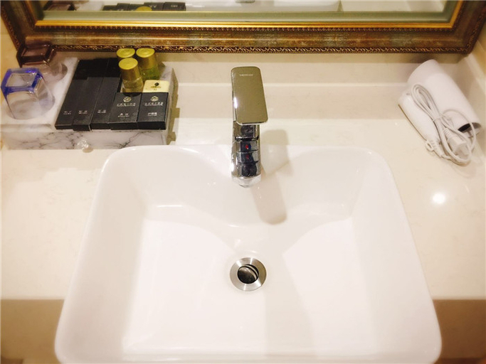 Bathroom 3, Yunshuo Holiday Hotel (Xi'an Administration Center, North Railway Station), Xi'an