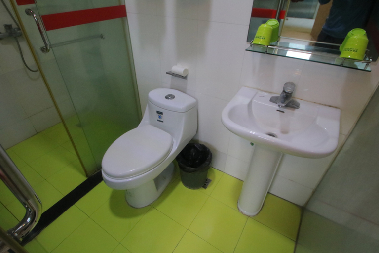 Bathroom 2, 99チェーンゲストハウス(), Shanghai