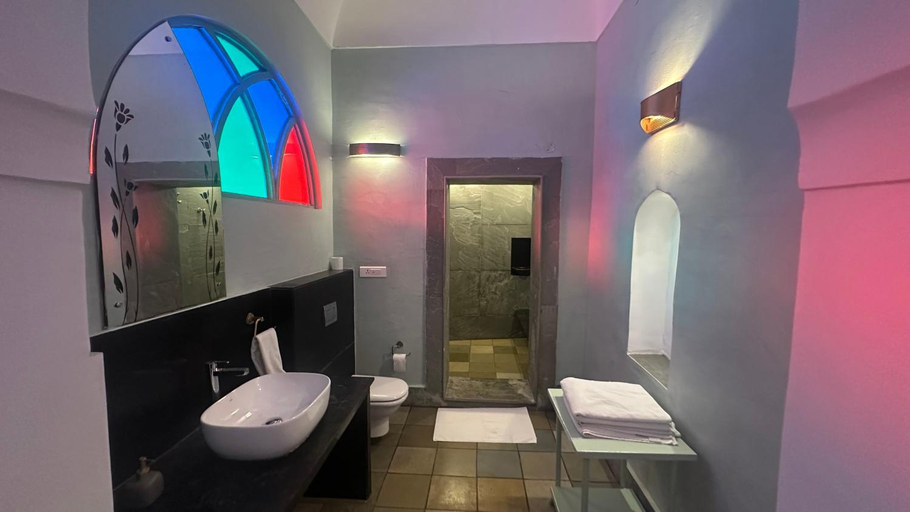 Bathroom, Mandawa kothi, Jhunjhunun
