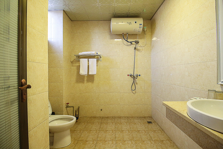 Bathroom 3, HAIYI SELECT HOTEL, Haikou