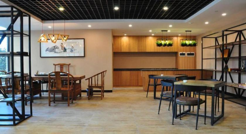 Food & Drinks 5, Yongzhou Chuang Fa Cheng XiaoXiangYi Hotel, Yongzhou