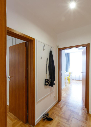Others 3, Dunav Apartment House, Stolichna