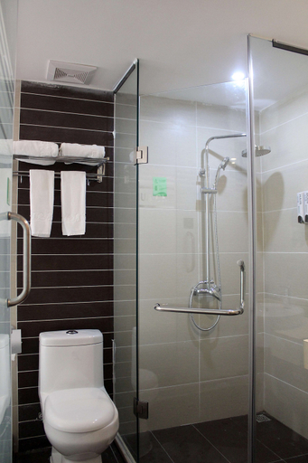 Bathroom 5, Hua Cheng Star Hotel, Fangchenggang