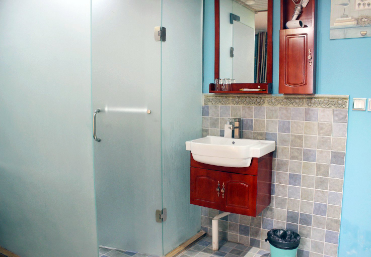 Bathroom 2, linghaojinpinjiudian, Chongqing