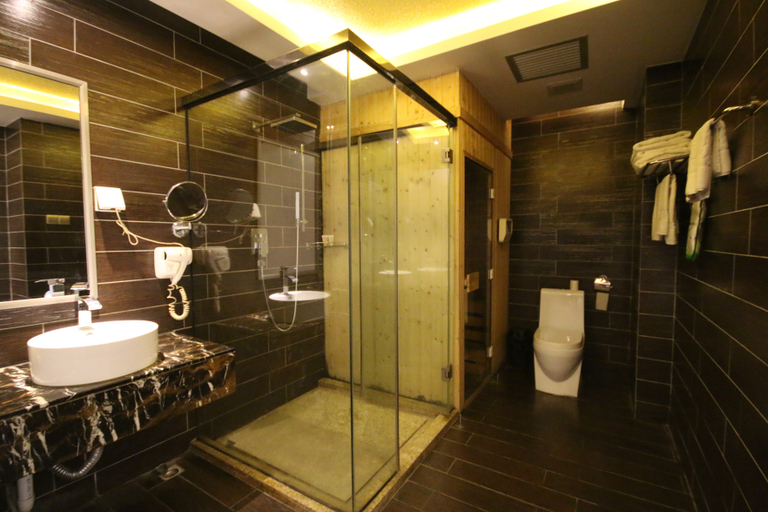 Bathroom 2, ホリデイホテル(), Guangzhou