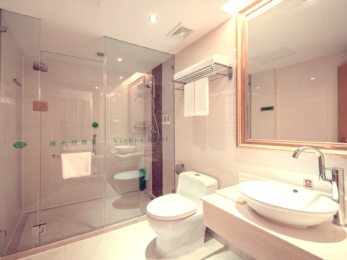 Bathroom, Vienna Hotel (Rugao Zhengxiang Square), Nantong