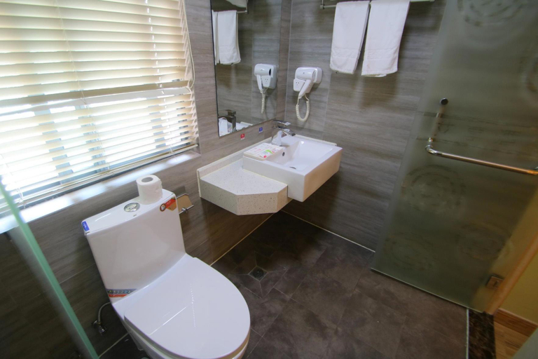 Bathroom 2, Ai Xiang Hotel, Shanghai