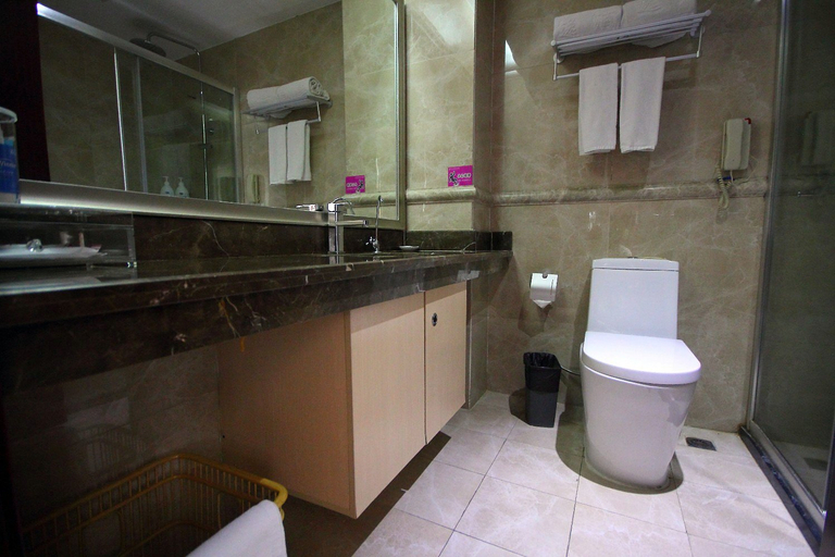 Bathroom 4, Saiyan Hotel (Zhongshan Bus Terminal), Zhongshan