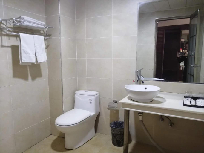 Bathroom, Qianjiang Marriott Holiday Hotel, Qianjiang