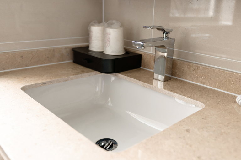 Bathroom 3, City Comfort Inn Jingzhou Jianli Yusha, Jingzhou