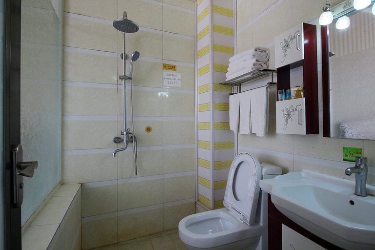 Bathroom 3, Youhe Business Hotel, Lijiang
