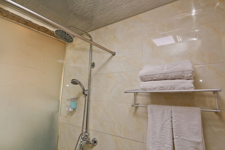 Bathroom 2, Lantian Yundu Business Hotel, Xi'an