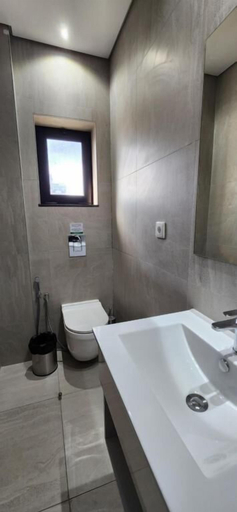 Bathroom 3, Oryx Maputo, Maputo