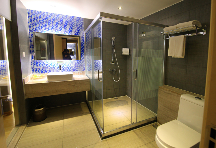 Bathroom 2, Bama Impression Four Seasons Hotel, Hechi