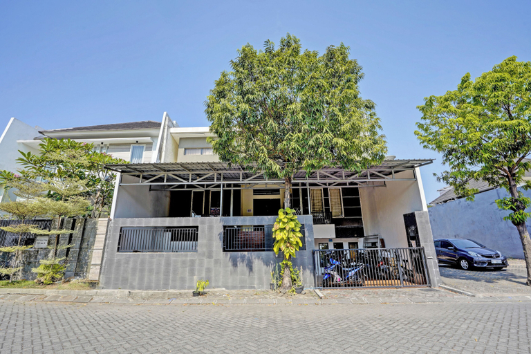 Exterior & Views 1, OYO Life 93111 Garden Homestay 2 Merlion, Surabaya