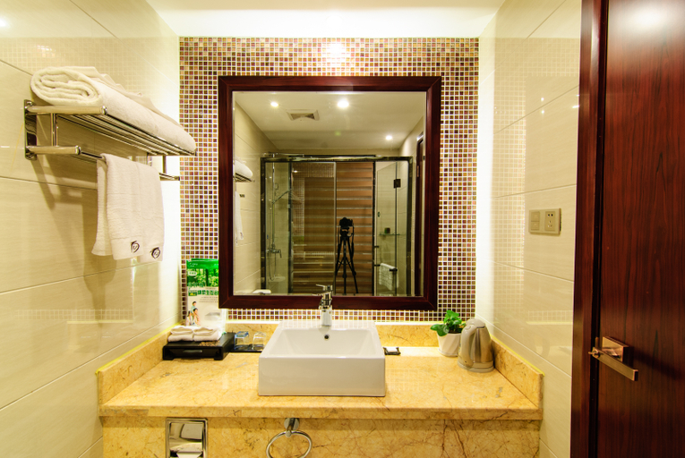 Bathroom 5, Minzu Hotel, Shaoyang