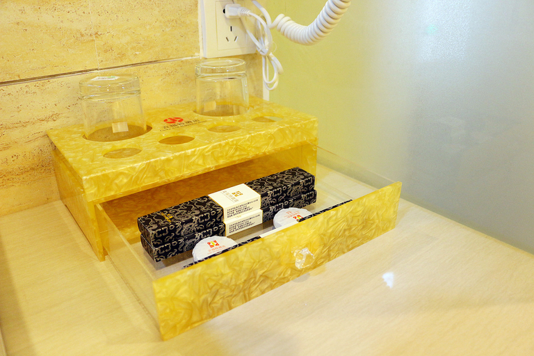 Bathroom 2, Jifute Hotel, Lijiang
