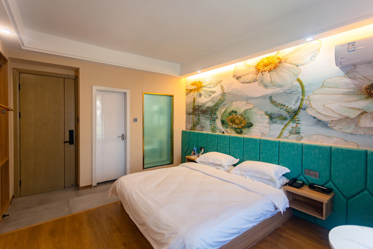 Bedroom, Aitehong Room Bar Boutique Hotel (Putian Anfu Electric Mall), Putian