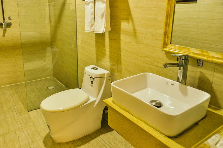 Bathroom 2, baochengbinguan, Chifeng