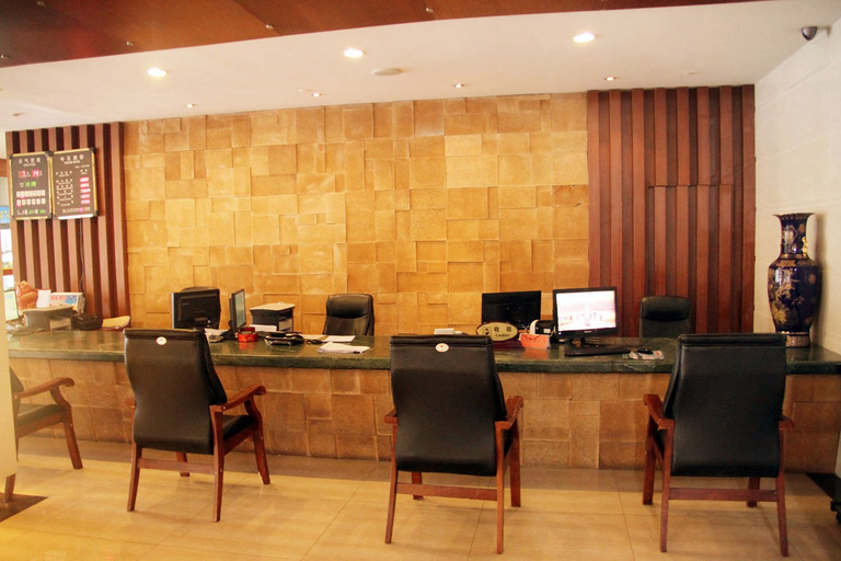 Food & Drinks, Dingfu Hotel (Urumqi Tianshan International Airport), Ürümqi