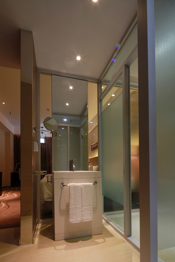 Others 3, Sanyuan Hotel, Nanyang