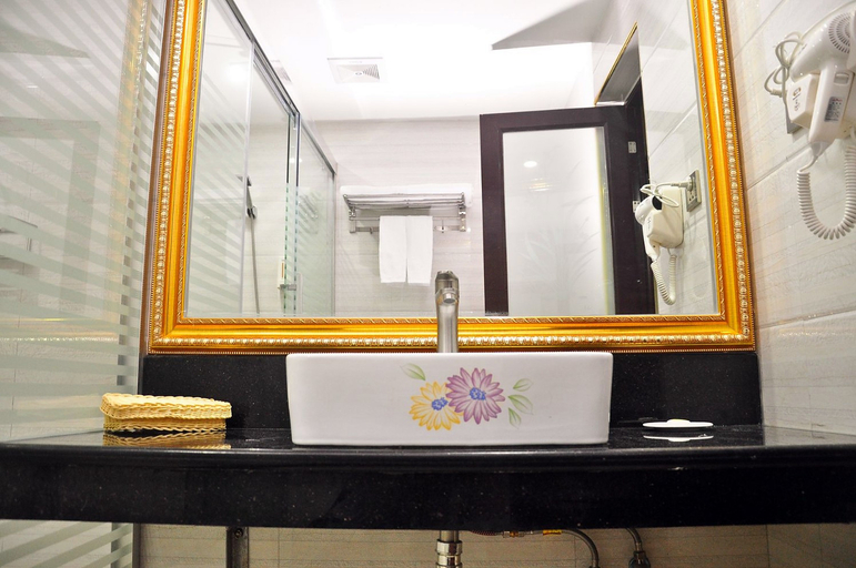 Bathroom 2, Huifeng Hotel, Guangzhou