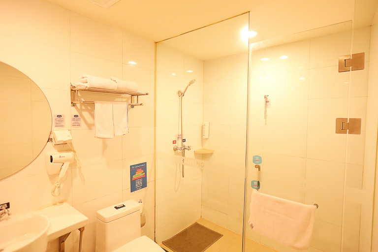 Bathroom, Hanting Hotel Urumqi Huanghe Road, Ürümqi