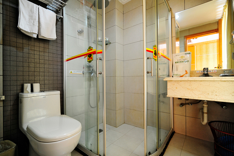 Bathroom 2, Super 8 Hotel Putian Feng Huang Shan Zhuang, Putian