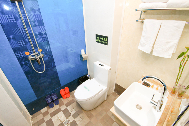 Bathroom 2, Yihao Traders Hotel (Xi'an Guo Dudian), Xi'an