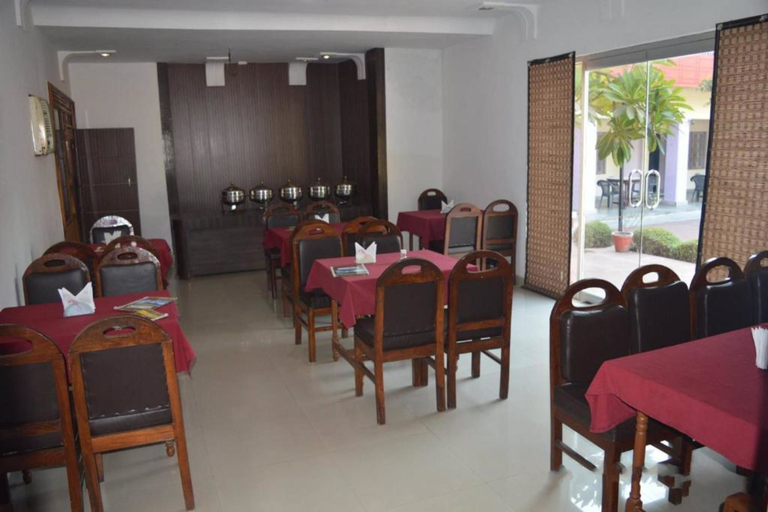 Food & Drinks 5, Hotel Goverdhan Tourist Complex, Agra