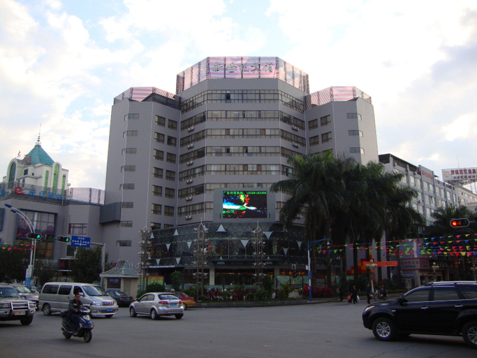 Others 5, New Century Hotel, Dehong Dai and Jingpo