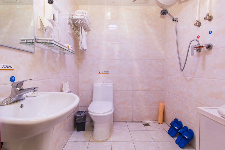 Bathroom 3, Super 8 Hotel (Beijing Shunyi Shimen), Beijing