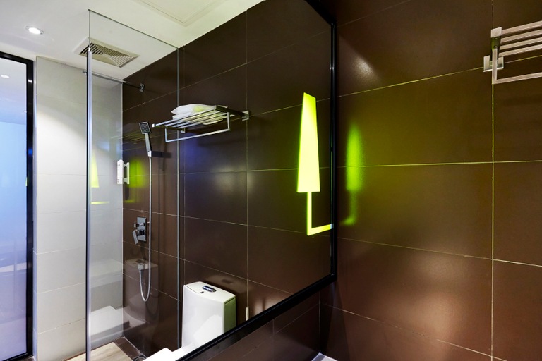 Bathroom 3, IU Hotel ·( Guangzhou Taihe Jinbo Tiandi Private Science and Technology Park Branch), Guangzhou