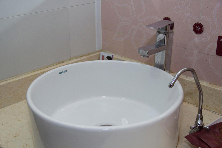 Bathroom 3, Yong'anjun Business Hotel, Weifang