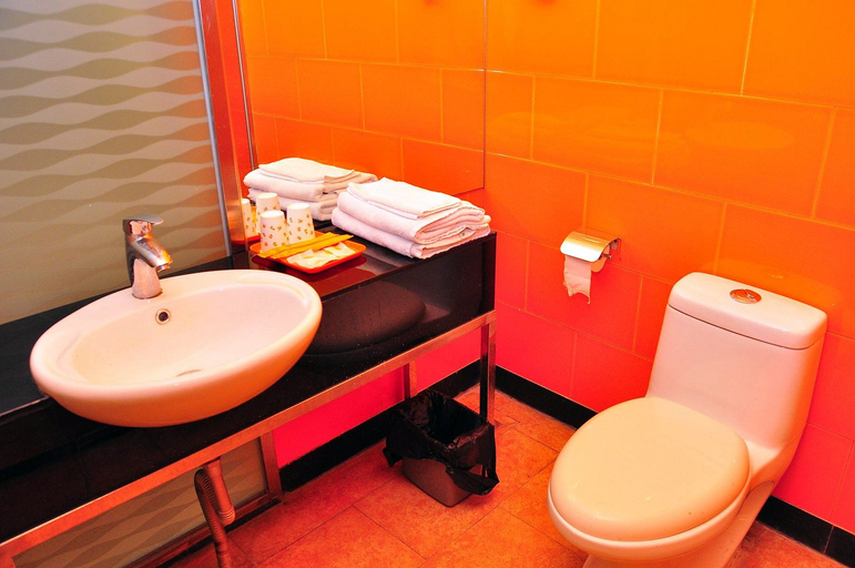 Bathroom 2, Super 8 Hotel, Guangzhou