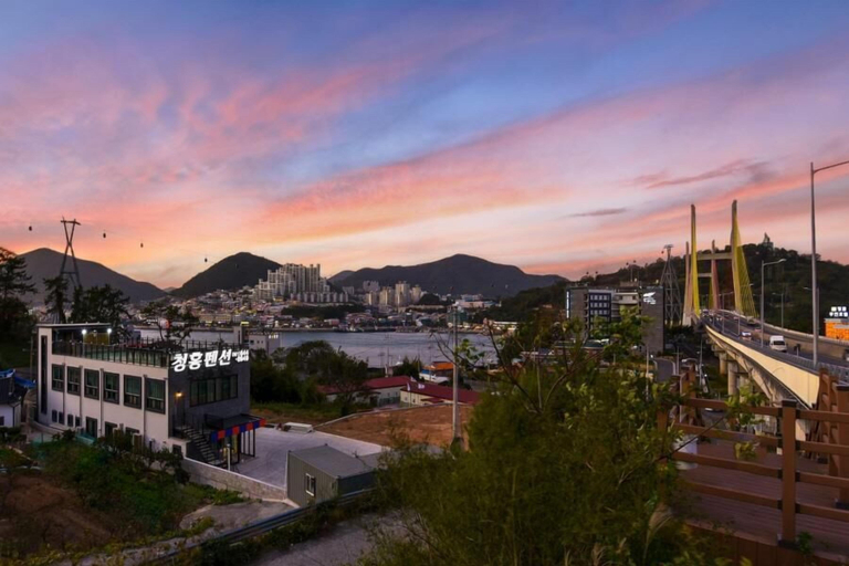 Exterior & Views, Yeosu Chunghong Pension, Yeosu