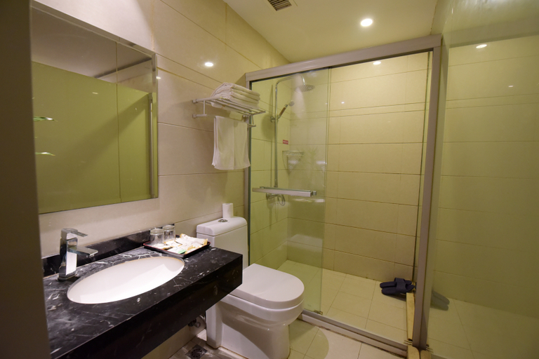 Bathroom 2, Jinyaoshi Hotel, Zhenjiang