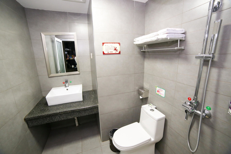 Bathroom 2, Baxi Chain Hotel Loudi Xuayuan Road, Loudi