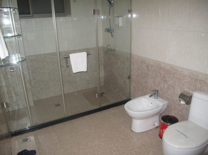 Bathroom 2, Yongping Hotel, Baoding