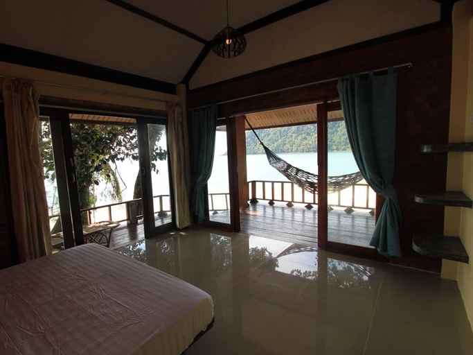 Bedroom 2, Chomjan Beach Resort, Muang Ranong