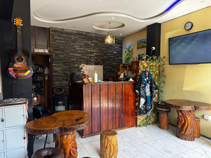 Public Area, Transilvania, Baños