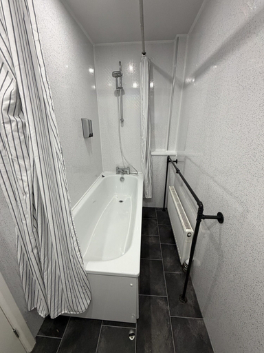 Bathroom 3, Vinnies Family Hotel, Blackpool