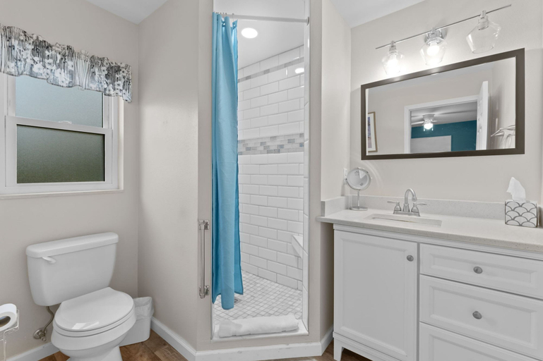 Room 4, Sleeps 20 Heated Pool Pickleball Hot Tub Fire Pit, Pinellas
